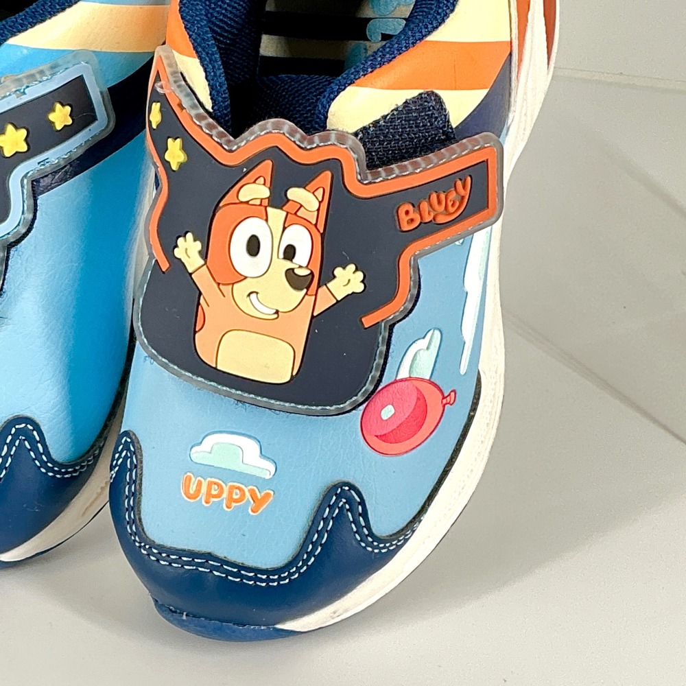 Bluey and Bingo Boys Size 9 Toddler Blue LIGHT UP Sneakers Hook and Loop - Picture 9 of 12